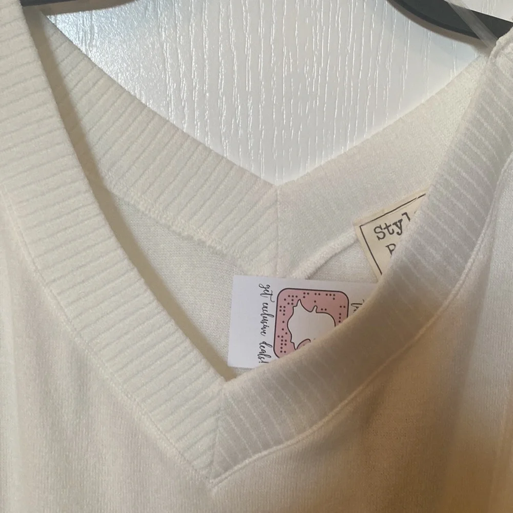 Style rack Sz S Cream double V-neck lightweight sweater NWT